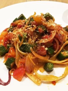 オクラとトマトソースのスパゲッティ-レシピのメイン写真