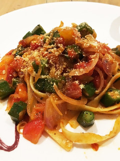 オクラとトマトソースのスパゲッティ-レシピのメイン写真
