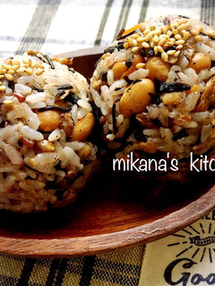 ひじきと大豆の煮物で簡単おにぎり♪♪-レシピのメイン写真