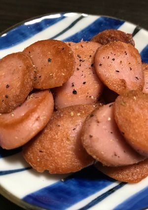 魚肉ソーセージの黒胡椒炒め！-レシピのメイン写真