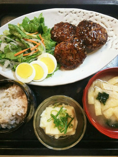 夕飯(7/11)ひじきの煮物ハンバーグ-レシピのメイン写真