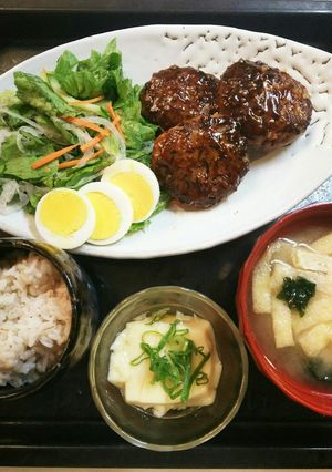 夕飯(7/11)ひじきの煮物ハンバーグ-レシピのメイン写真
