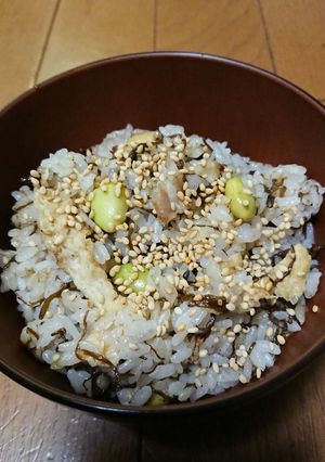 もずくと枝豆の炊き込みご飯-レシピのメイン写真
