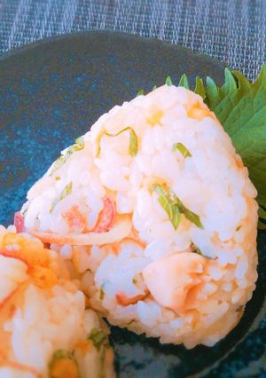みょうがと天かすのおにぎり-レシピのメイン写真