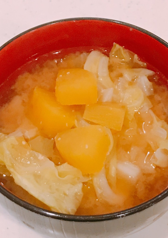 甘くて旨い！さつま芋とキャベツの味噌汁-レシピのメイン写真