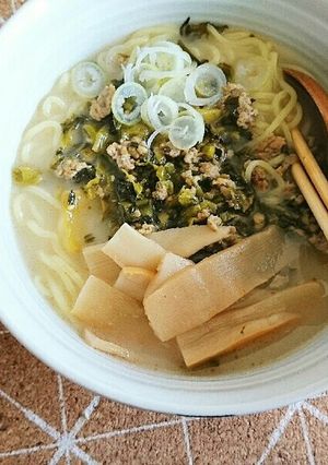 意外？！とんこつラーメンに「高菜炒め」-レシピのメイン写真