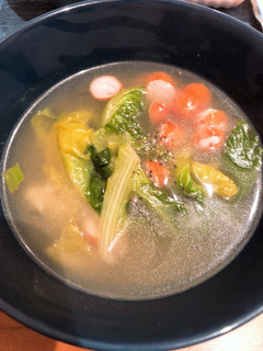 簡単!サラダ菜のコンソメスープ-レシピのメイン写真