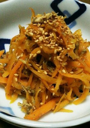 にんじん大量消費☆にんじんとサバ缶炒め-レシピのメイン写真