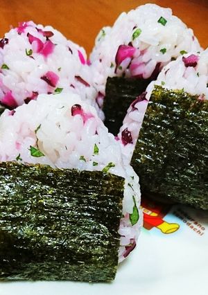 しば漬けと大葉のおにぎり-レシピのメイン写真