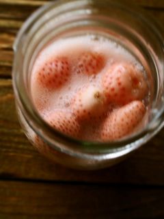 自家製酵母液☆いちご酵母液-レシピのメイン写真