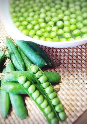 ほんのり塩味で艷やかなグリンピース茹で方-レシピのメイン写真