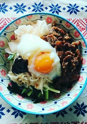 家にあるものでビビンバ丼♪-レシピのメイン写真