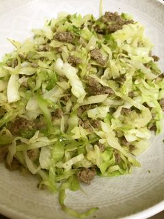 キャベツ大量消費☆我が家のキャベツ炒め-レシピのメイン写真