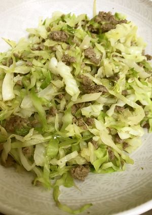 キャベツ大量消費☆我が家のキャベツ炒め-レシピのメイン写真