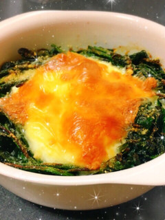 ほうれん草と落とし卵のチーズ風味ココット-レシピのメイン写真