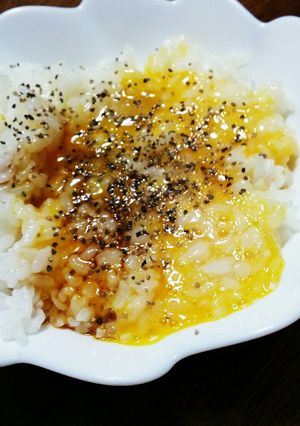 やみつき★卵かけご飯に黒胡椒★-レシピのメイン写真