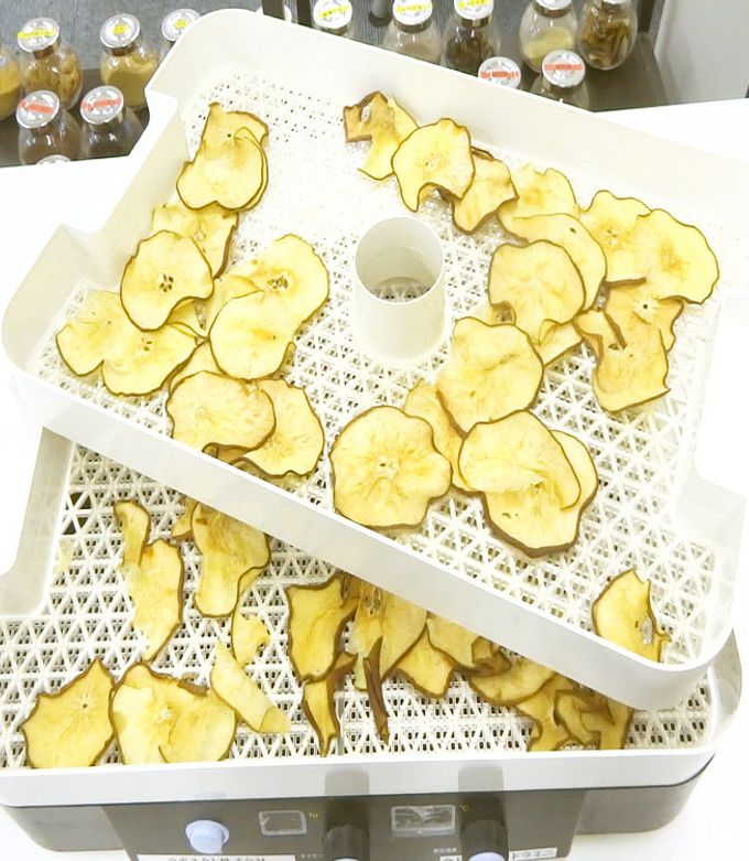 食品乾燥機ドラミニでラフランスを乾燥 by ラボネクト 【クックパッド