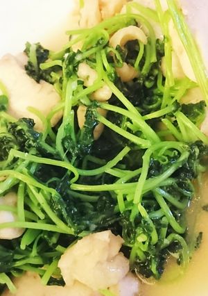 【簡単】鶏と豆苗のガーリック炒め-レシピのメイン写真