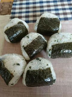 冷めても美味!コロコロおにぎり簡単!-レシピのメイン写真