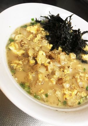 玉葱卵炒めの豚骨ラーメン(^^)-レシピのメイン写真