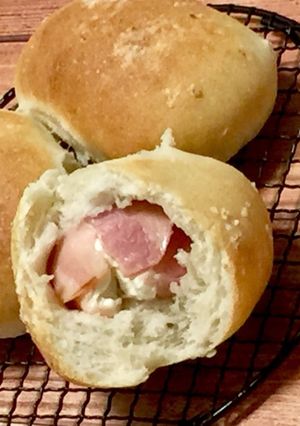 クリームチーズとベーコン入りのパン-レシピのメイン写真