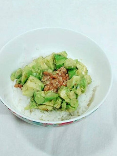 アボカド納豆丼-レシピのメイン写真