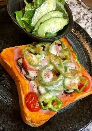 簡単ごちそうピザトースト-レシピのメイン写真