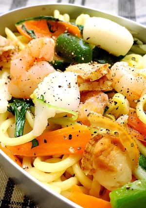 市販の塩ダレで海鮮塩焼きそば♪お弁当に♪-レシピのメイン写真