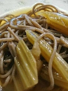 時短簡単♥️胡麻油で炒めセロリ煮浸し蕎麦-レシピのメイン写真