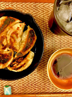 超簡単♡スキレットで冷凍餃子(生餃子可)-レシピのメイン写真