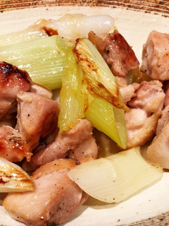 ふっくら!鶏もも肉とねぎの塩焼き-レシピのメイン写真