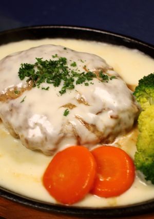 ホワイトソースハンバーグ♪-レシピのメイン写真