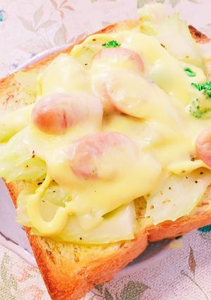 セロリとウィンナーのチーズトースト♡-レシピのメイン写真