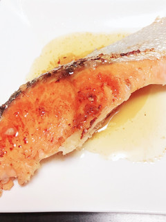 簡単!バターとめんつゆで鮭の照り焼き-レシピのメイン写真