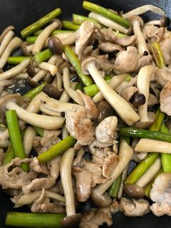 豚肉とニンニクの芽のガーリックバター炒め-レシピのメイン写真