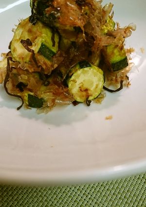 ズッキーニの塩昆布おかか和え-レシピのメイン写真