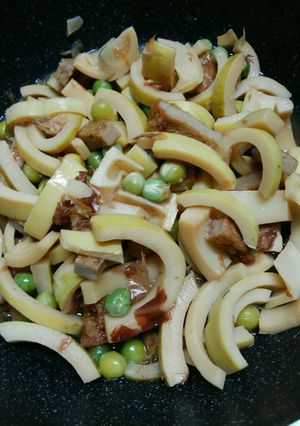 エンドウ豆とタケノコ、じゃこ天の煮物-レシピのメイン写真