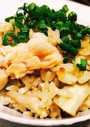 男子が喜ぶ！鮭のハラス炊き込みご飯♡-レシピのメイン写真