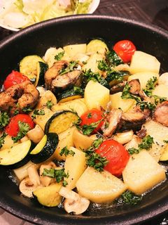サバ缶(Ca va?)の彩りアヒージョ-レシピのメイン写真