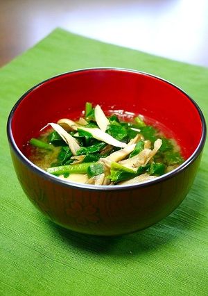 免疫貧血対策！舞茸ほうれん草のお味噌汁-レシピのメイン写真
