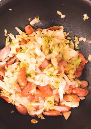 【朝ごはん】キャベツとソーセージ炒め-レシピのメイン写真