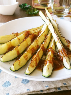ごま油香る♪焼きズッキーニの梅ポン酢がけ-レシピのメイン写真