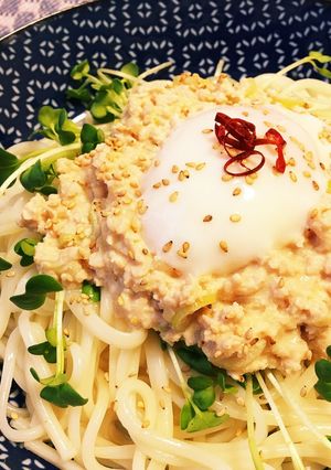 *うまい!豆乳鶏坦々麺〜温玉のせ*-レシピのメイン写真