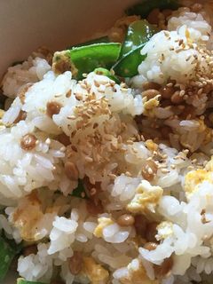 納豆と絹さやの卵まぜご飯-レシピのメイン写真