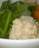 白滝とゴマ入り肉団子の野菜たっぷりスープ
