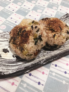 簡単 ごま油香る大根葉の焼きおにぎり-レシピのメイン写真