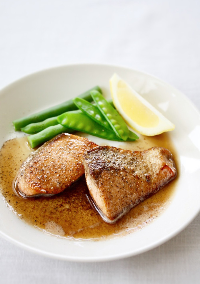 簡単定番料理【鮭のムニエル】-レシピのメイン写真