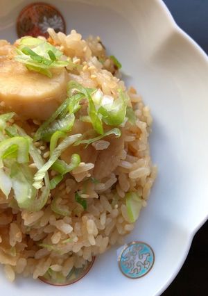 漬けホタテのバター醤油炊き込みごはん-レシピのメイン写真