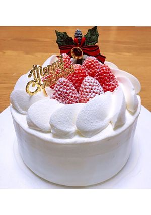 苺のクリスマスケーキ サントノーレ口金-レシピのメイン写真