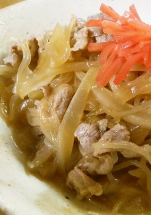 なぜか牛丼気分♪しらたきと玉ねぎ煮-レシピのメイン写真